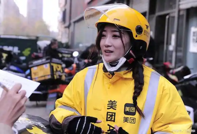 外卖女骑手怎么点?月入过万的接单攻略与行业真相