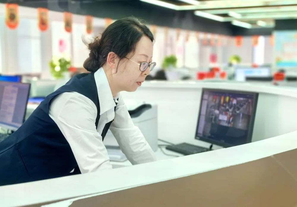 苹果客服人工服务24小时