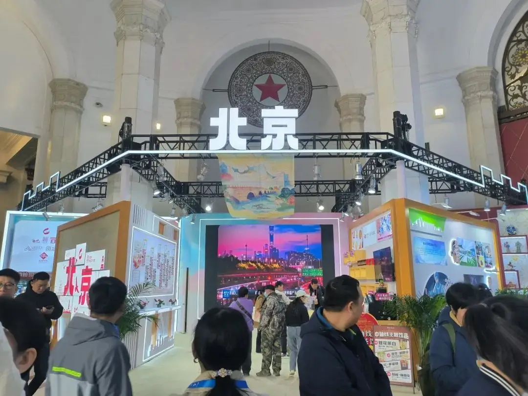马克·奎恩:皮相之下,如何让艺术回归人类最初的样子...