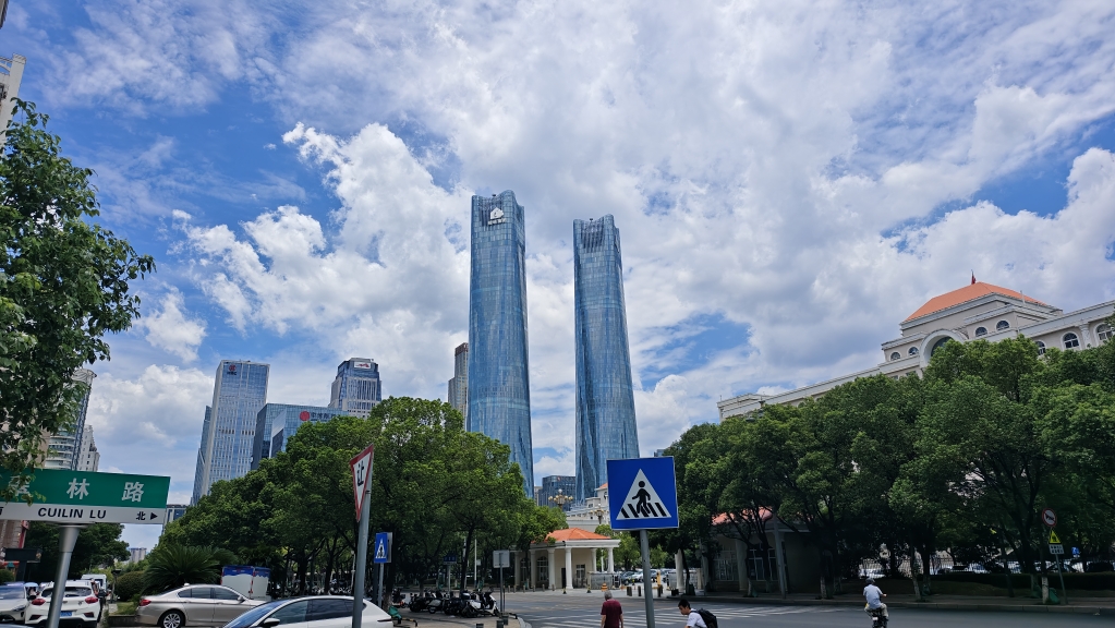 突如其来:自贡快餐街有哪些美食选择?探索本地快餐文化与推荐必尝菜品