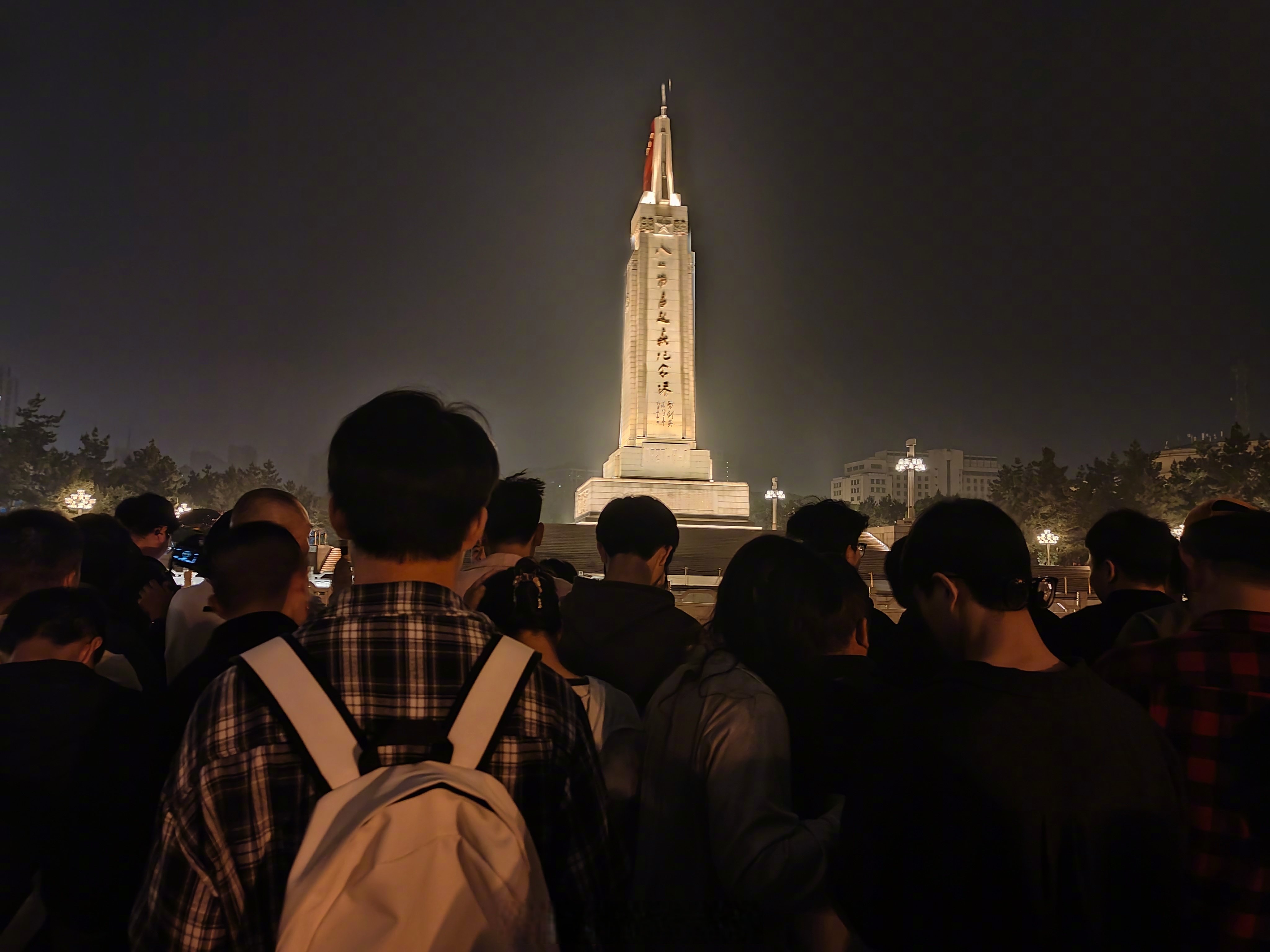 突如其来:自贡快餐街有哪些美食选择?探索本地快餐文化与推荐必尝菜品
